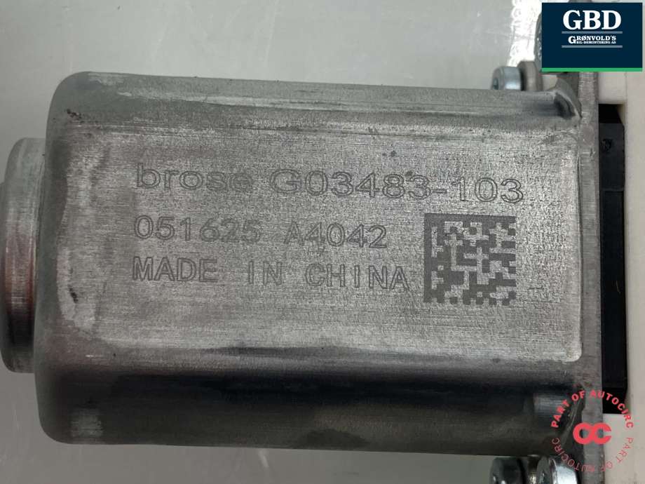 Ruteheis, kun motor, høyre foran til Tesla Model Y 2024-->> (Type II) (2005487-00-A|1526797-00-B | 1526797-00-D |1634425-00-A|1634425-00-B |1814425-00-A |2004638-00-A |2005489-00-A)