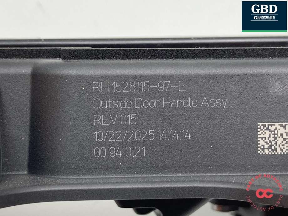 Dørhåndtak utv høyre foran til Tesla Model Y 2024-->> (Type II) (1528115-97-E|1528115-00-D|)