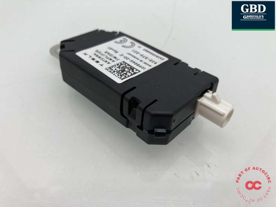 Antenne forsterker til Tesla Model Y 2024-->> (Type II) (1098046-00-C|)