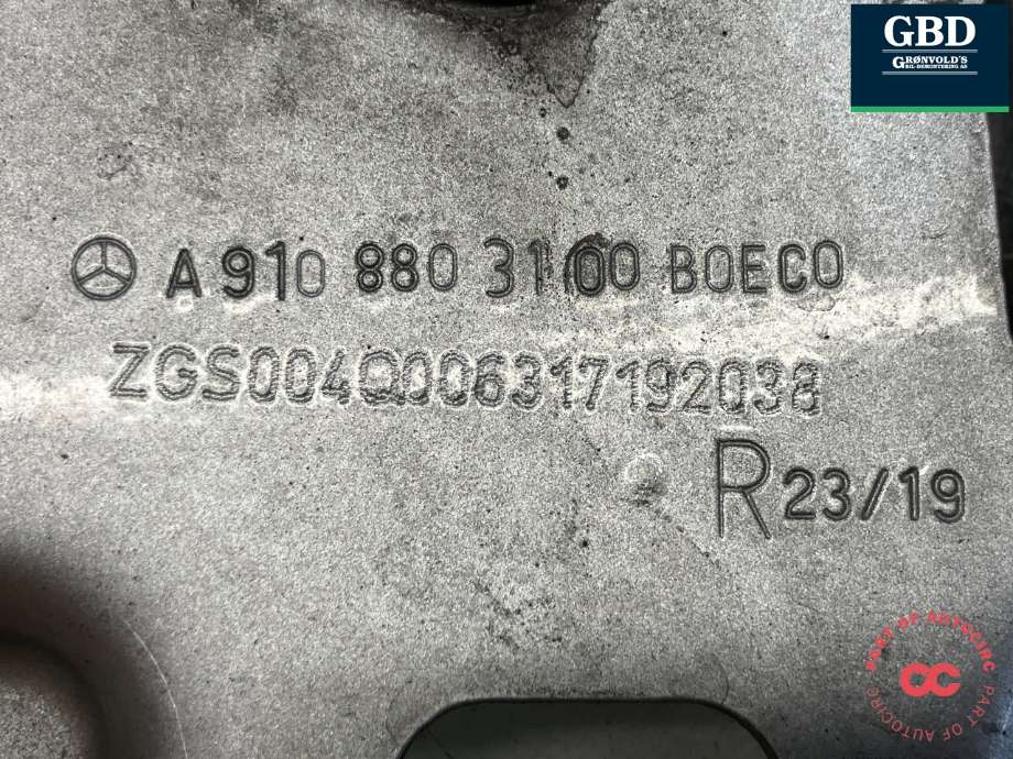 Panserhengsler til Mercedes Sprinter 2018-->> (907/910) (907/910) (A 910 880 31 00|)