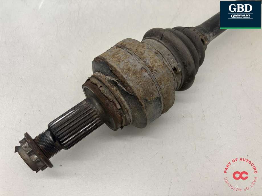 Drivaksel høyre bak, diesel/automat til BMW 1-Serie 2004-2011 (E81/E82/E87/E88) (E81/E82/E87/E88) (33 20 8 680 348|)