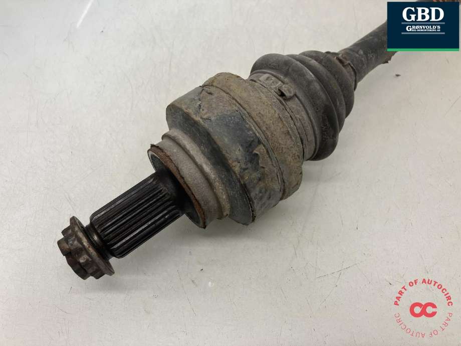 Drivaksel venstre bak, diesel/automat til BMW 1-Serie 2004-2011 (E81/E82/E87/E88) (E81/E82/E87/E88) (33 20 8 680 347|)