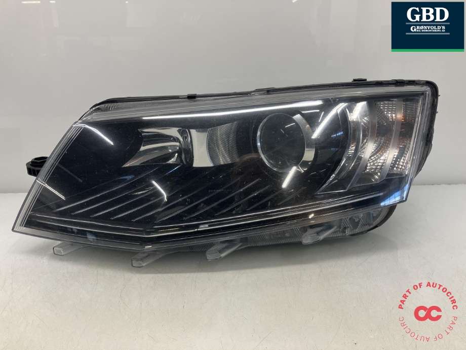 Frontlykt venstre xenon til Škoda Octavia 2013-2016 (Type III, Fase 1) (AUTOMOTIVE LIGHTING|5E1 941 017 B|5E1 941 015 B|0 301 272 283 00)