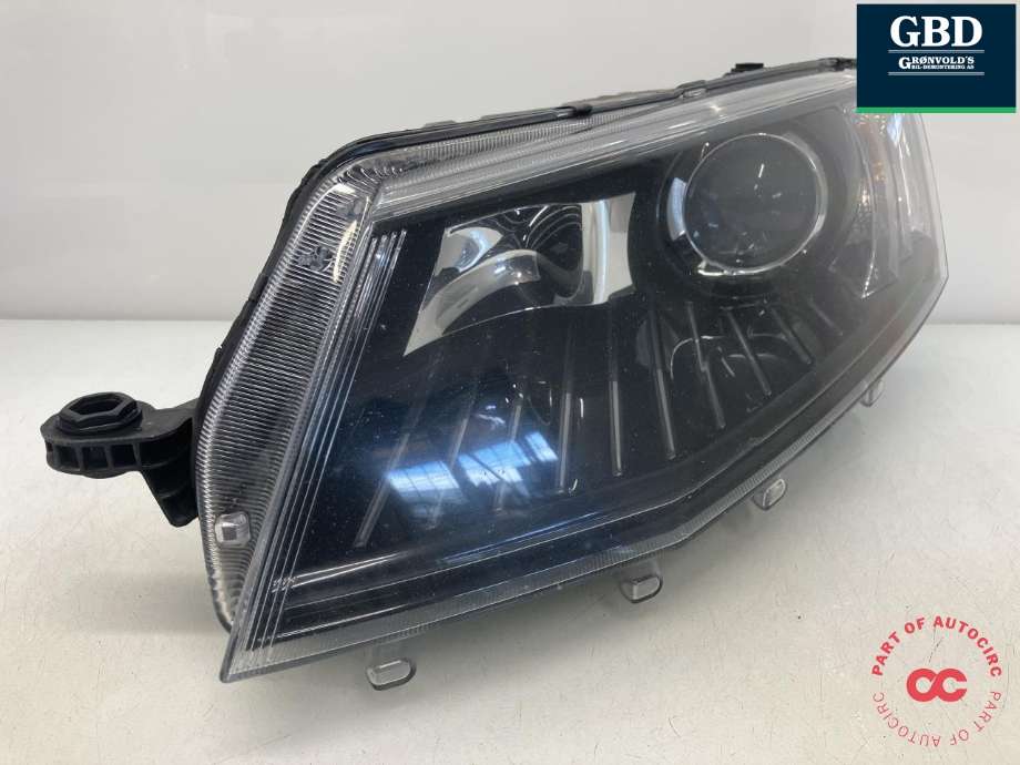 Frontlykt venstre xenon til Škoda Octavia 2013-2016 (Type III, Fase 1) (AUTOMOTIVE LIGHTING|5E1 941 017 B|5E1 941 015 B|0 301 272 283 00)