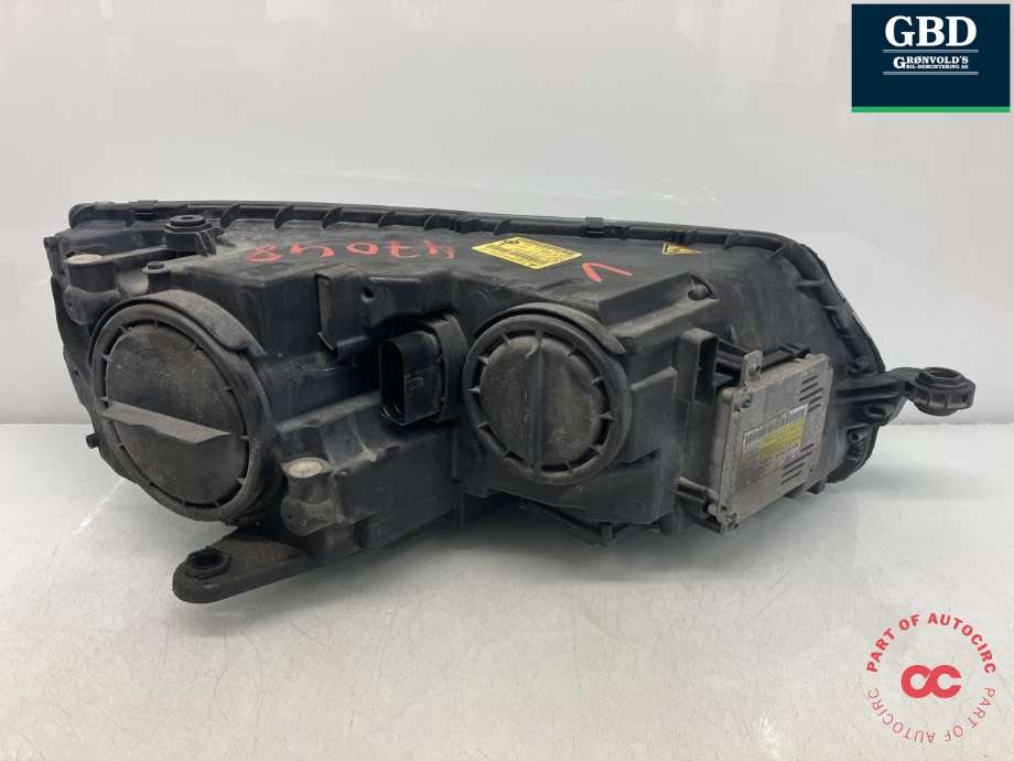Frontlykt venstre xenon til Škoda Octavia 2013-2016 (Type III, Fase 1) (AUTOMOTIVE LIGHTING|5E1 941 017 B|5E1 941 015 B|0 301 272 283 00)