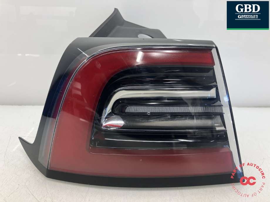 Baklykt venstre ytre til Tesla Model Y 2021-2024 (Type I) (1502086-99-D|1502086-00-D|)