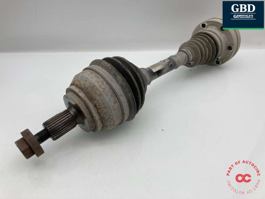 Drivaksel venstre foran, diesel/automat til VW Amarok, 2016-2022 (Type I, Fase 2) (2H0 407 271 D)