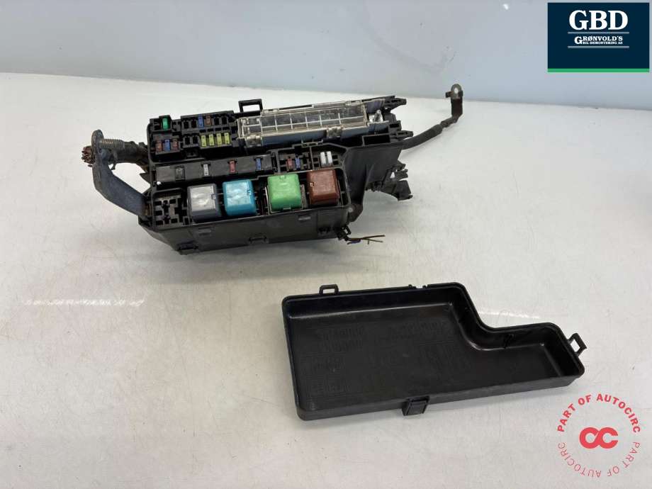 Sikringsboks motorrom til Toyota Hilux 2006-2011 (821110K070|)