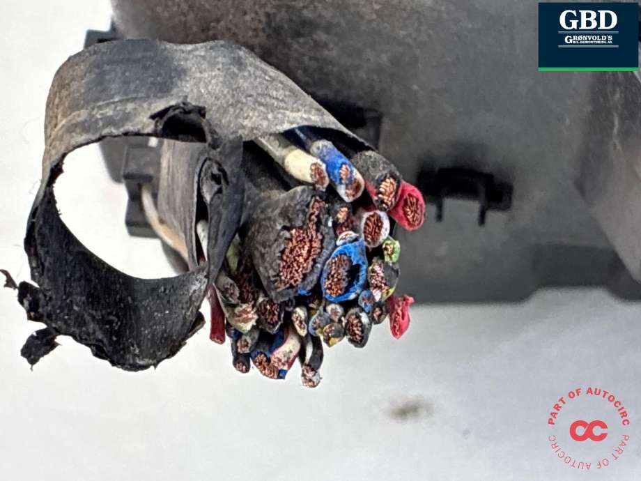 Sikringsboks motorrom til Toyota Hilux 2006-2011 (821110K070|)