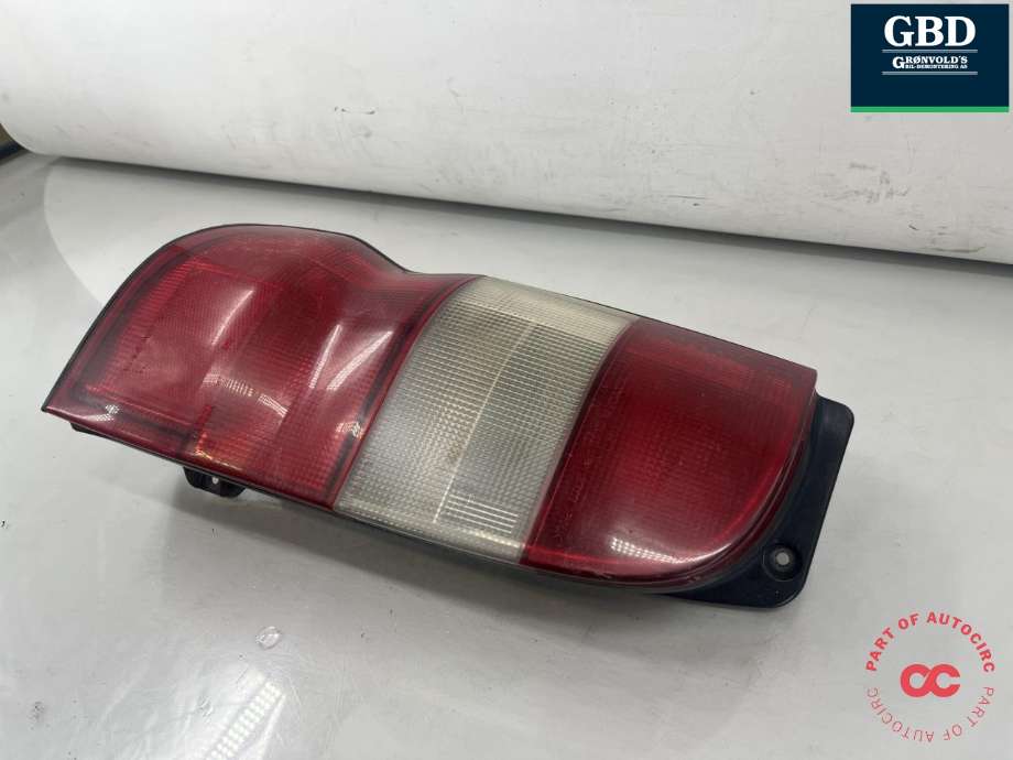 Baklykt venstre til Toyota Hiace 2007-2012 (Fase 3) (8156126410|)