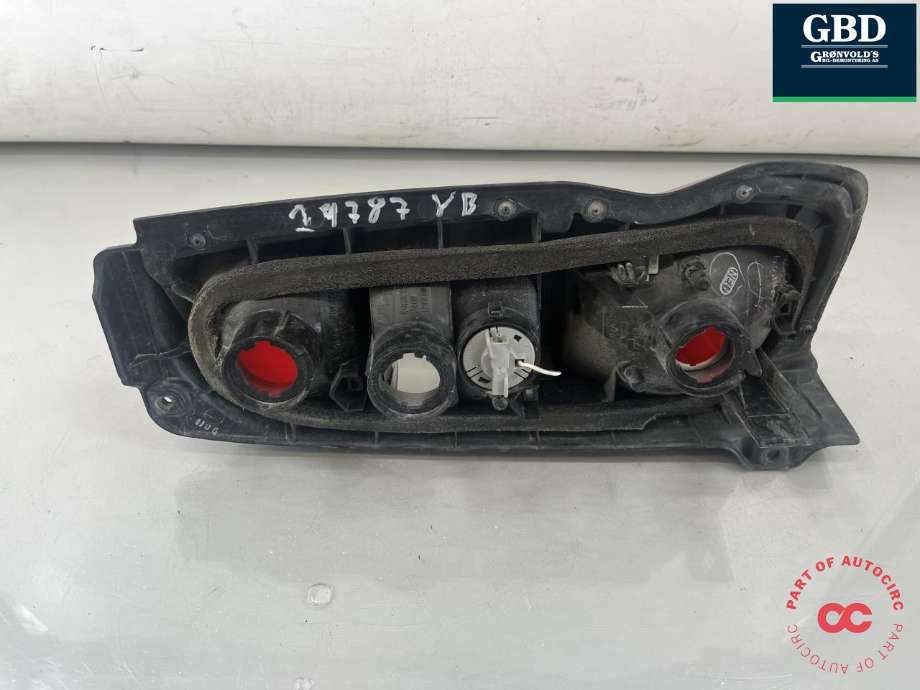 Baklykt venstre til Toyota Hiace 2007-2012 (Fase 3) (8156126410|)