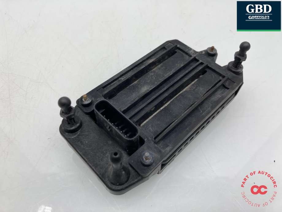 Sensor radar til Tesla Model S 2016-2021 (Fase 2)  (1108647-00-B|1108647-00-C | 1108647-00-D|1108647-00-E | 1108647-00-H)
