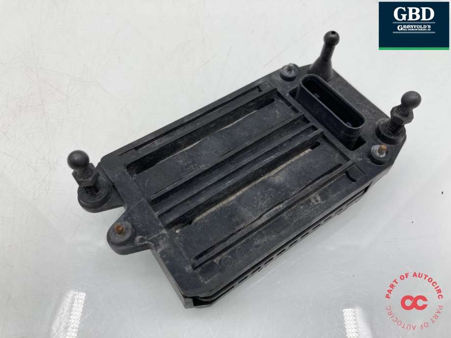 Sensor radar til Tesla Model S 2016-2021 (Fase 2)  (1108647-00-B|1108647-00-C | 1108647-00-D|1108647-00-E | 1108647-00-H)