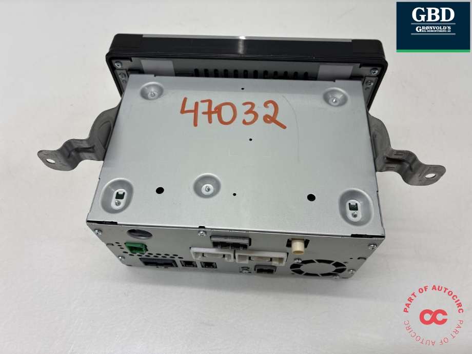 Bilstereo navigasjon til Mitsubishi Outlander 2015-->> (Type III, Fase 2)  (8740A056|)