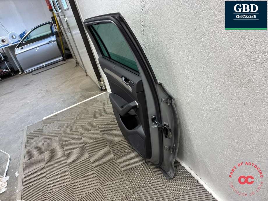 Dør venstre bak til VW Passat 2015-2019 (Fase 1) (B8) (B8) (3G9 833 055 AE|3G9 833 055 AD|)