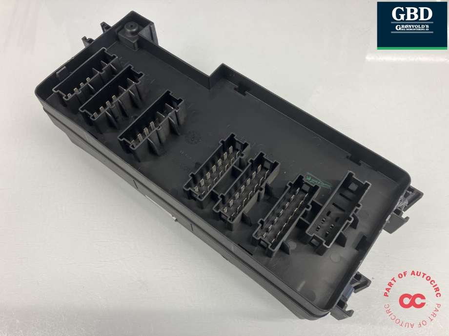 Sikringsboks bagasjerom til Mercedes GL 2006-2012 (X164) (X164) (A 164 982 04 23|A 164 540 33 72|)