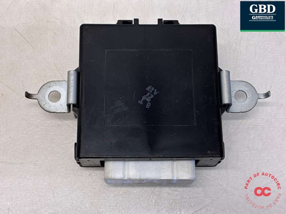 Rele diverse til Toyota Land Cruiser 100 1998-2007  (8591460070|)