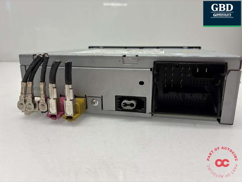 Bilstereo CD-veksler til Škoda Octavia 2013-2016 (Type III, Fase 1) (PANASONIC|5E0 035 842 A|CQ-SV43F9AE)