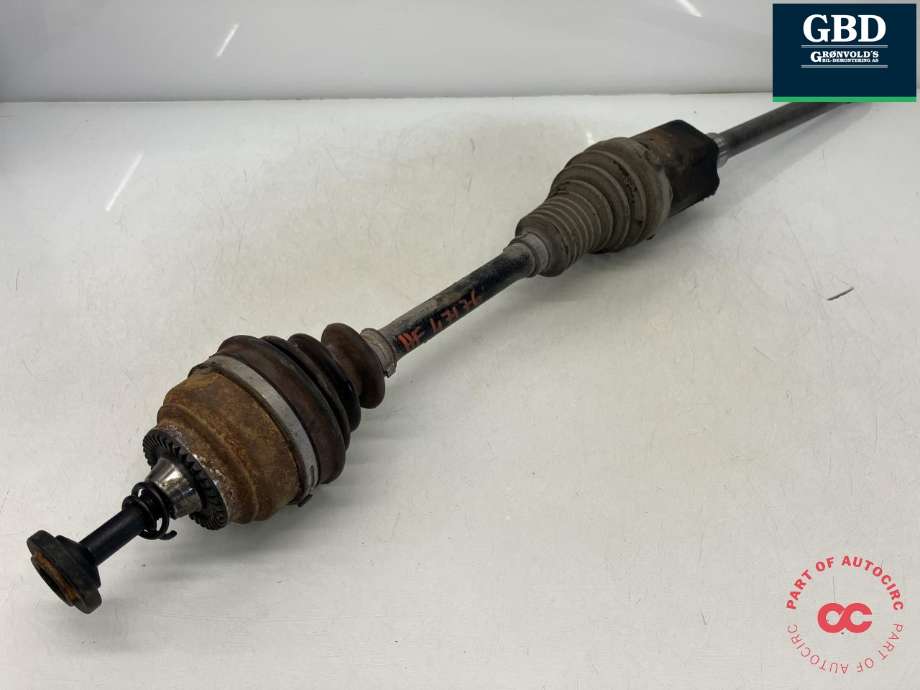 Drivaksel høyre foran, diesel/automat til BMW 5-Serie, 2010-2017 (F10/F11) (F10/F11) (31 60 7 618 680)