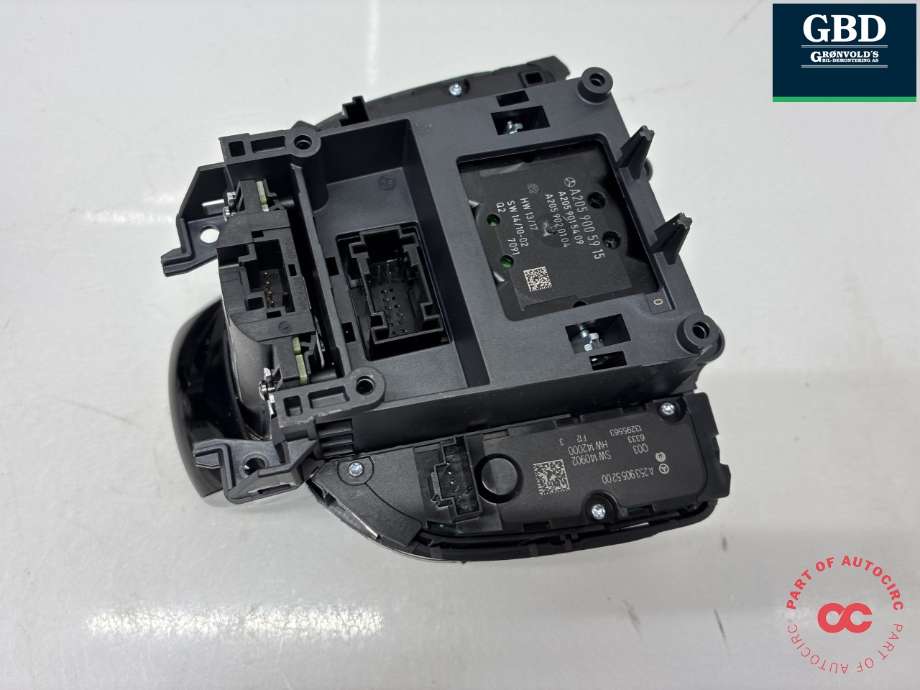 Bilstereo navigasjon betjeningspanel til Mercedes GLC 2015-2022 (X253) (X253) (CONTINENTAL|A 166 900 84 22|A 205 900 48 19|)