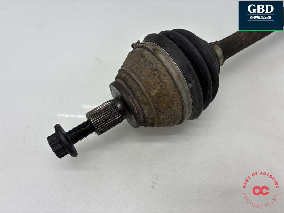 Drivaksel høyre foran, diesel/automat til VW Passat 2011-2015 (B7) (B7) (3AA 407 272 D|3AA 407 762 X|)