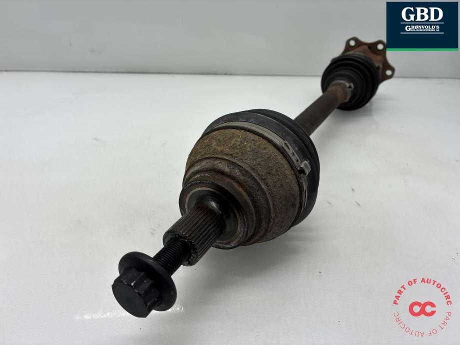 Drivaksel høyre foran, diesel/automat til VW Passat 2011-2015 (B7) (B7) (3AA 407 272 D|3AA 407 762 X|)
