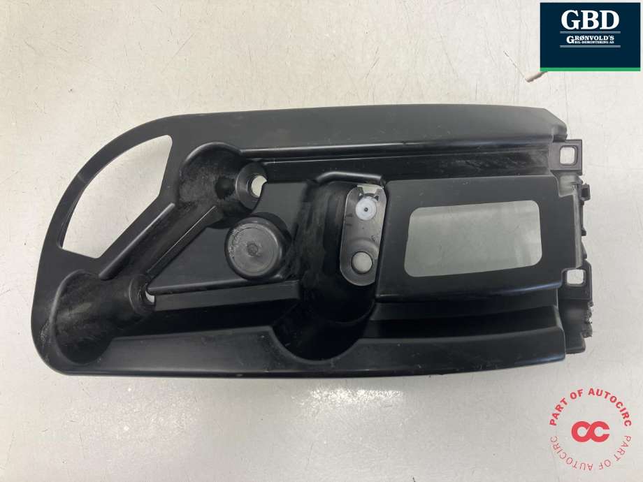 Støtfanger bak feste til Peugeot e-2008 2019-->>  (16 685 114 80|)
