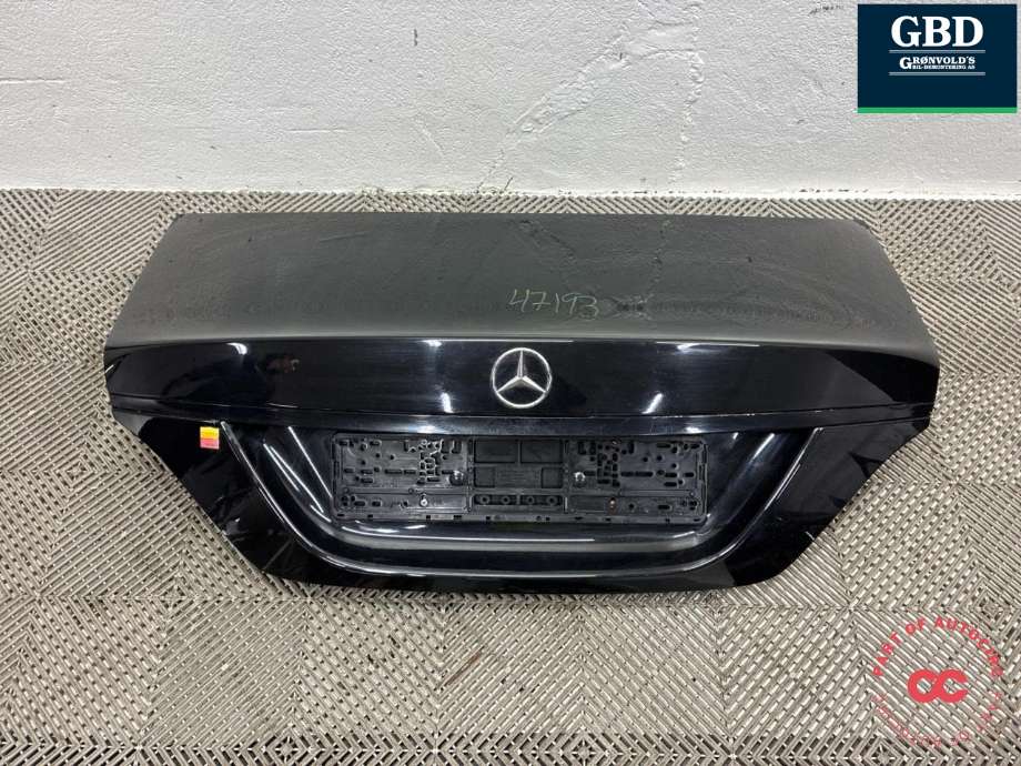 Bakluke sedan til Mercedes CLS, 2011-2017 (C218) (C218) (A 218 750 00 75)