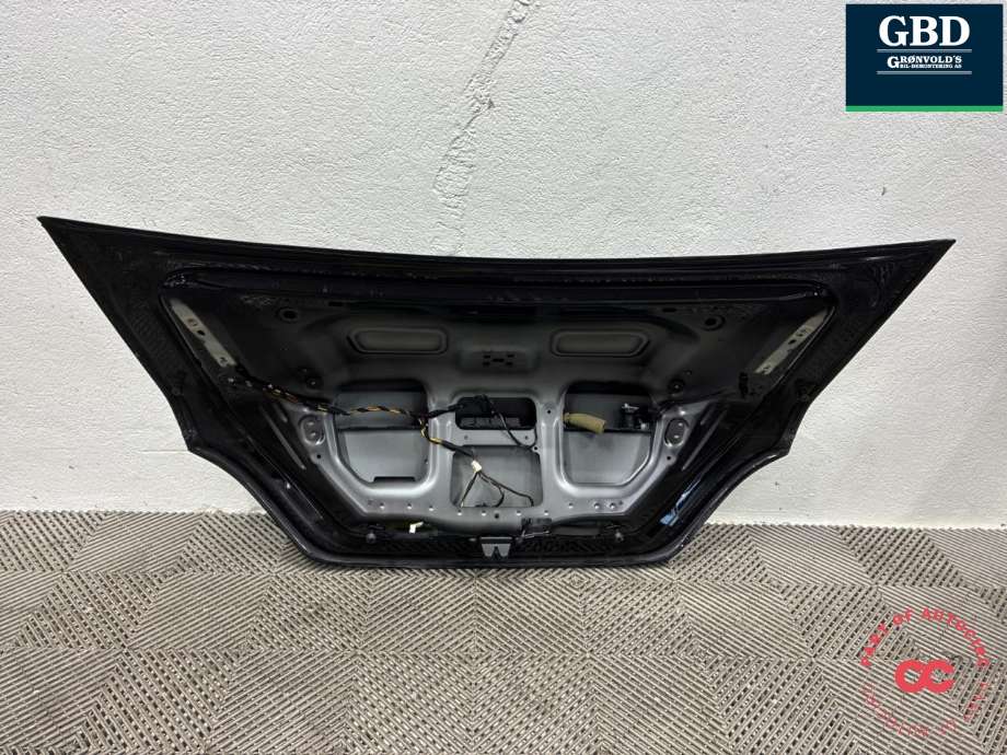 Bakluke sedan til Mercedes CLS 2011-2017 (C218) (C218) (A 218 750 00 75|)