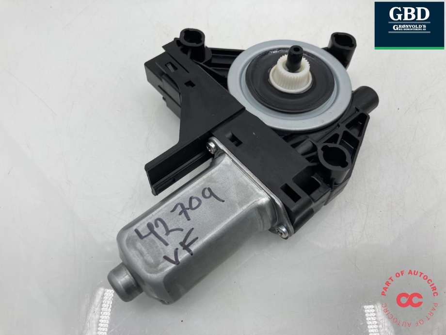 Ruteheis, kun motor, venstre foran til Volvo V40 2012-2019  (31253061|)