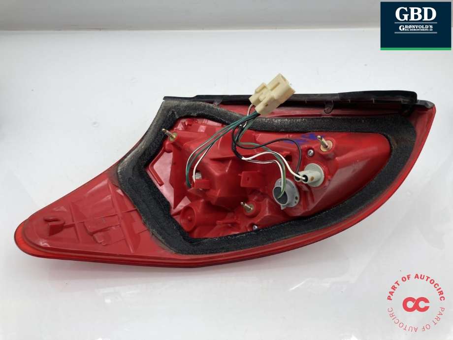 Baklykt høyre til Toyota RAV4 2006-2009 (Type III, Fase 1)  (8155142091|8155142090|)