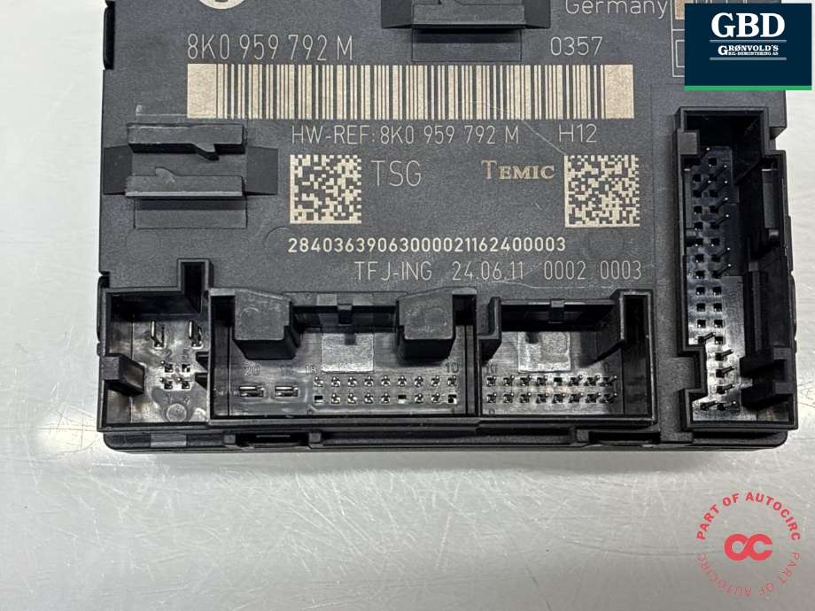 Styreenhet dør høyre foran til Audi Q5 2008-2012 (Type I, Fase 1)  (8K0 959 792 M|)