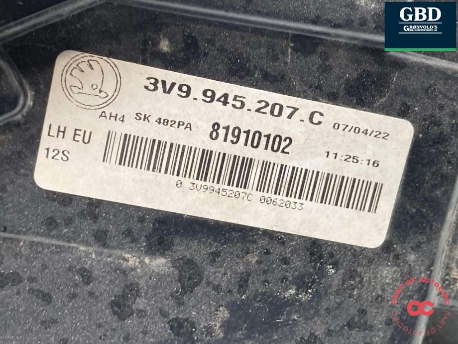 Baklykt venstre ytre til Škoda Superb 2015-->> (Type III)  (3V9 945 207 C|)
