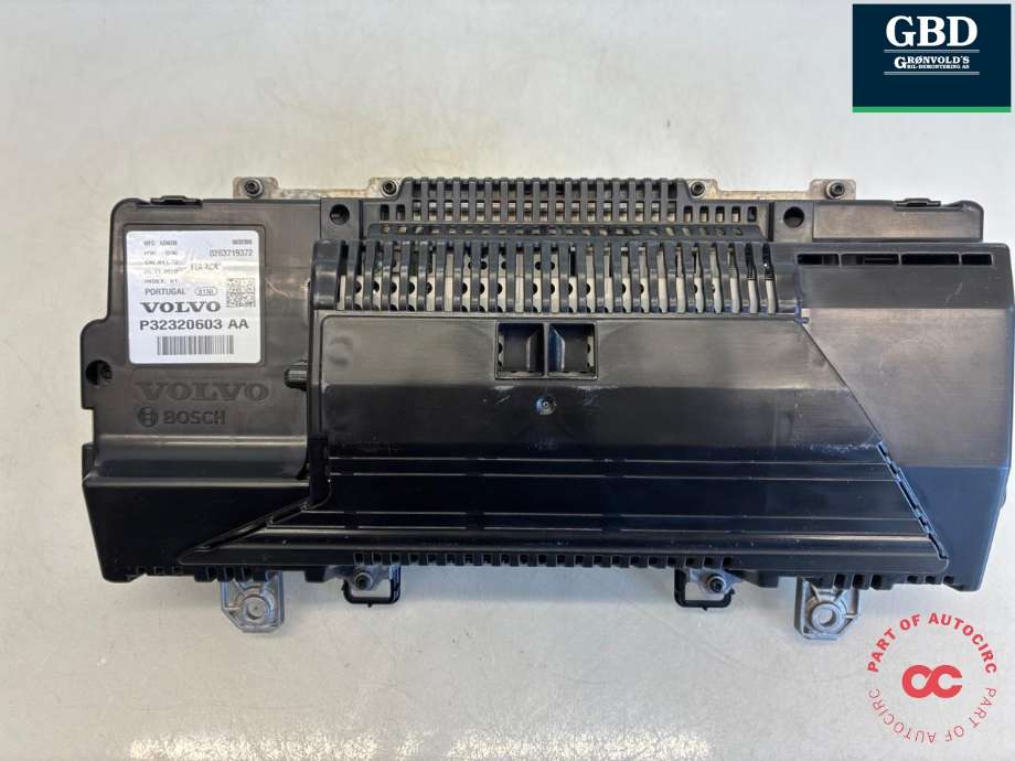 Instrumentpanel til Volvo V90 / V90 CC / S90 2016-->>  (36051312|32320603|)
