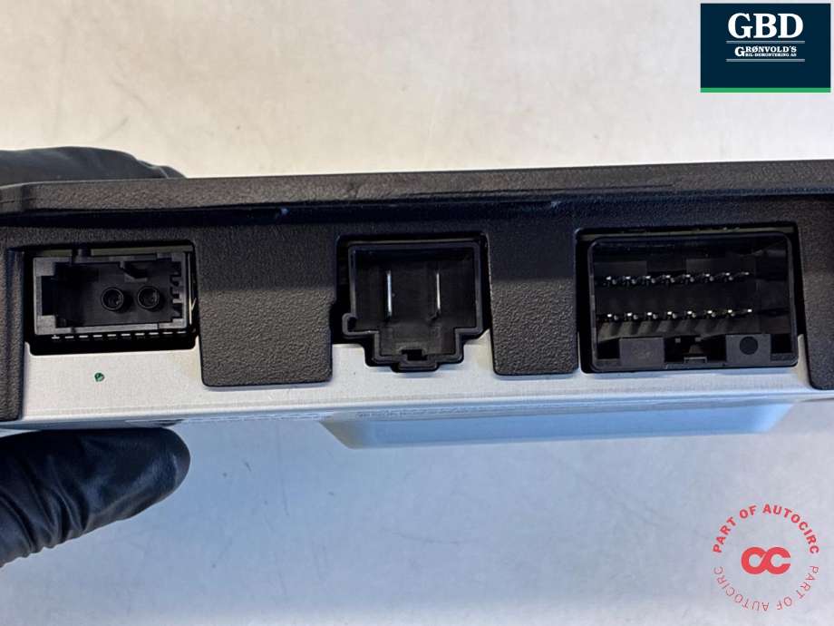 Bilstereo forsterker til Volvo V90 / V90 CC / S90 2016-->>  (36011716|32264588|)