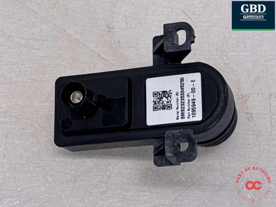 Parkeringskamera bak til Tesla Model Y 2021-2024 (Type I)  (1095949-00-E|1095949-66-D|1848057-00-A)
