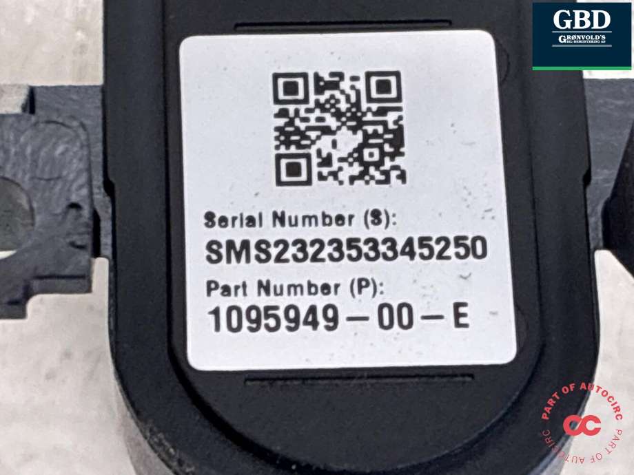 Parkeringskamera bak til Tesla Model Y 2021-2024 (Type I)  (1095949-00-E|1095949-66-D|1848057-00-A)
