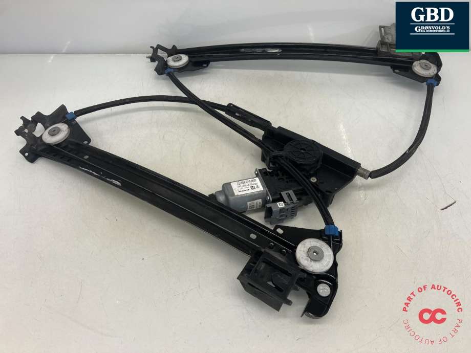 Ruteheis høyre foran til Tesla Model S 2013-2016 (Fase 1)  (6006651-00-G|6006651-00-K | 6006651-00-L|6006651-99-K)