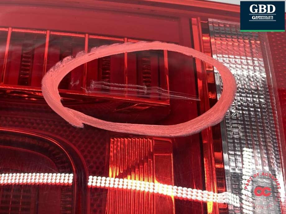 Baklykt høyre indre til VW Touareg 2010-2018 (Type II)  (VALEO|7P6 945 308|044609|)