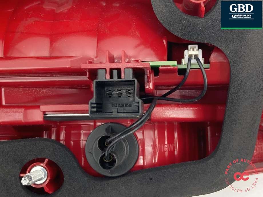 Baklykt høyre indre til VW Touareg 2010-2018 (Type II)  (VALEO|7P6 945 308|044609|)