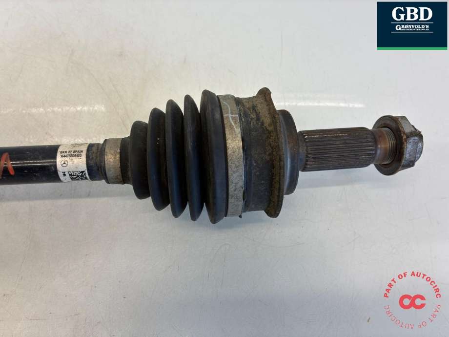 Drivaksel venstre foran, diesel/automat til Mercedes Vito 2014-->> (W447) (W447) (A 447 330 64 00|)