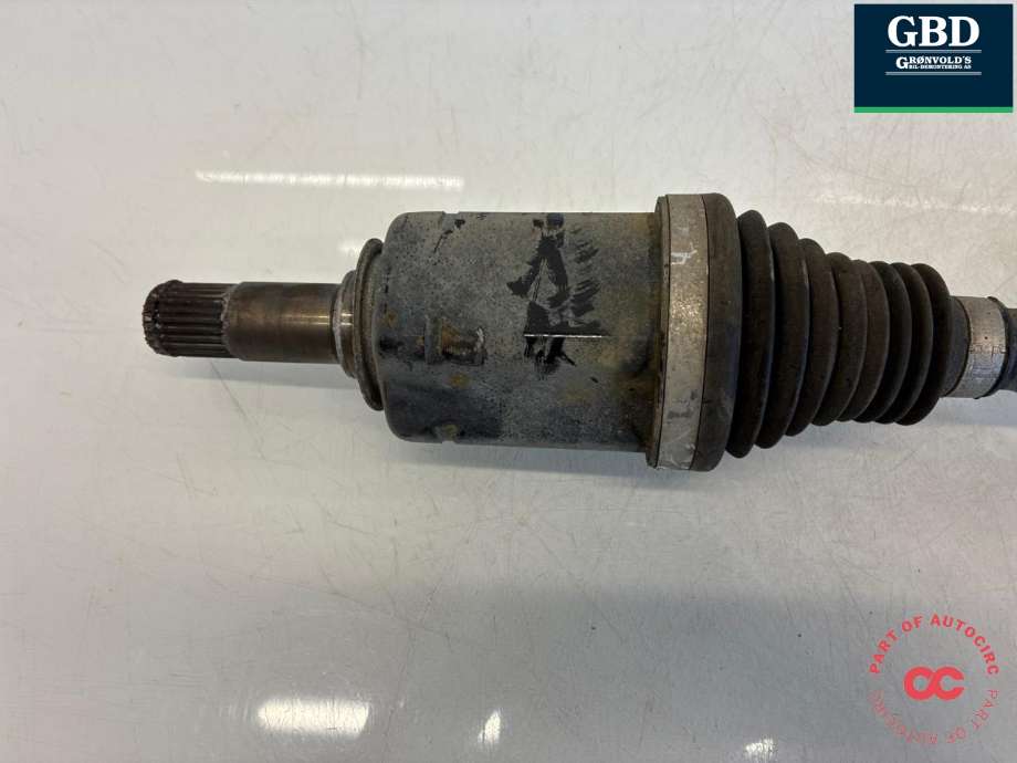Drivaksel venstre foran, diesel/automat til Mercedes Vito 2014-->> (W447) (W447) (A 447 330 64 00|)