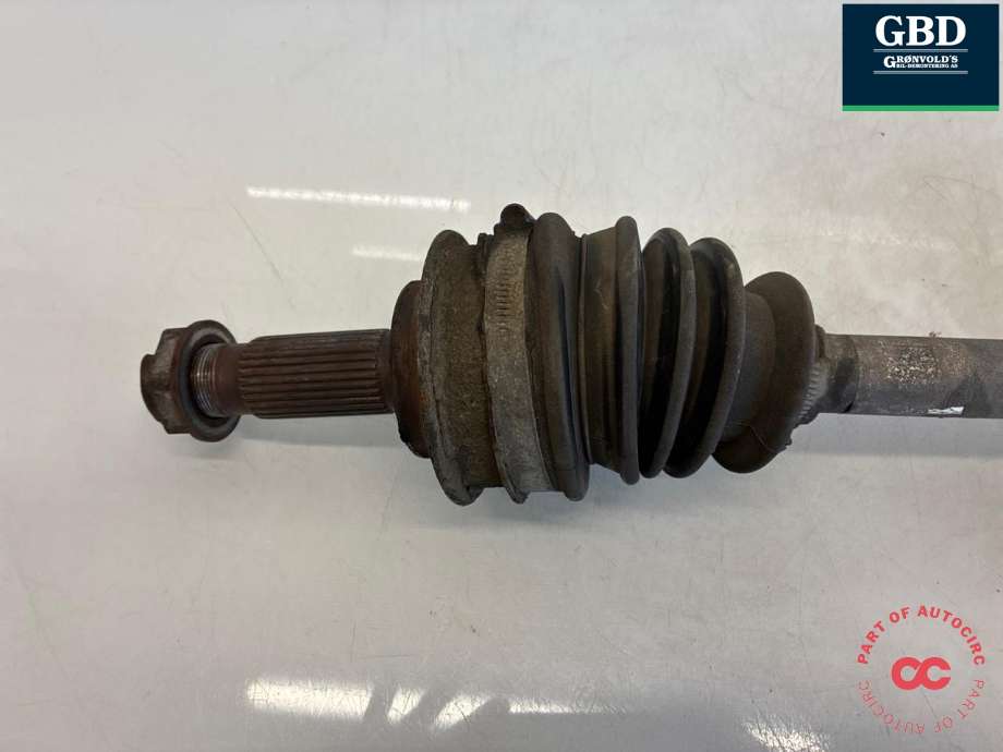 Drivaksel høyre foran, diesel/automat til Mercedes Vito 2014-->> (W447) (W447) (A 447 330 64 00|)