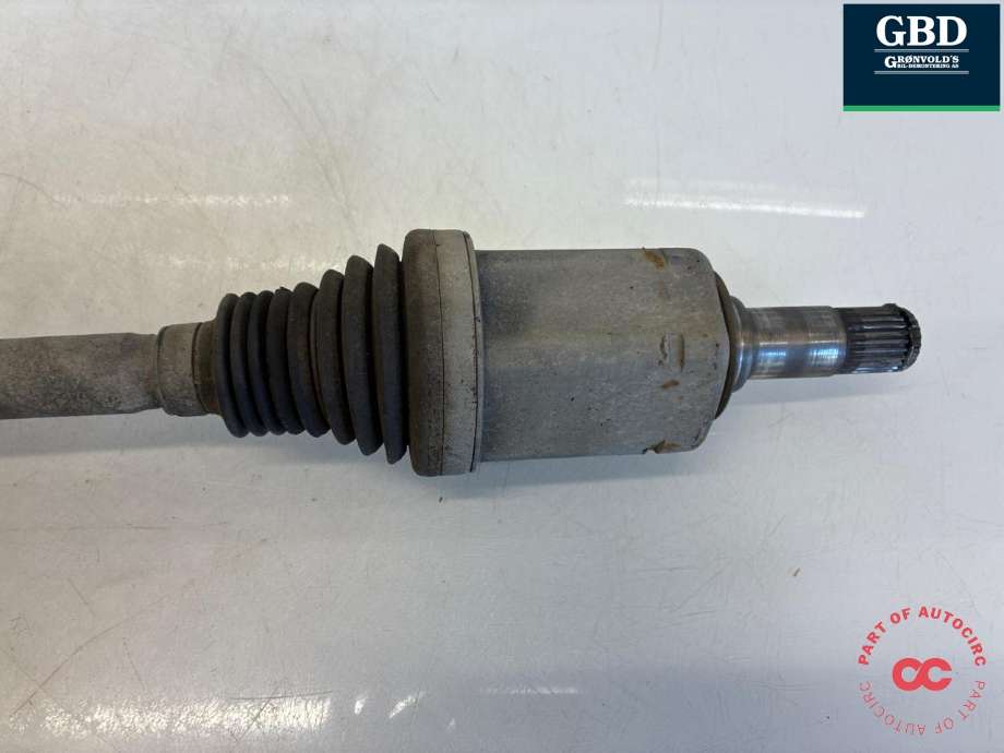 Drivaksel høyre foran, diesel/automat til Mercedes Vito 2014-->> (W447) (W447) (A 447 330 64 00|)