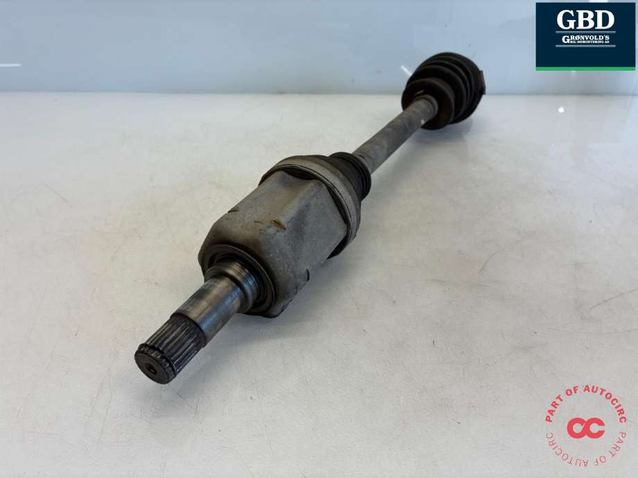 Drivaksel høyre foran, diesel/automat til Mercedes Vito 2014-->> (W447) (W447) (A 447 330 64 00|)