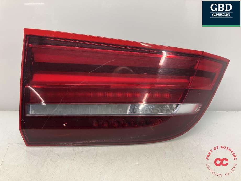 Baklykt venstre indre til BMW X5, 2013-2018 (F15) (F15) (HELLA|63 21 7 470 887)