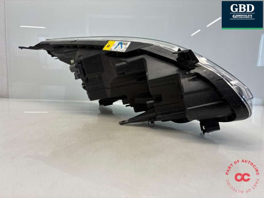 Frontlykt venstre halogen til Nissan E-NV200 2014-->>  (260604FA0A|)