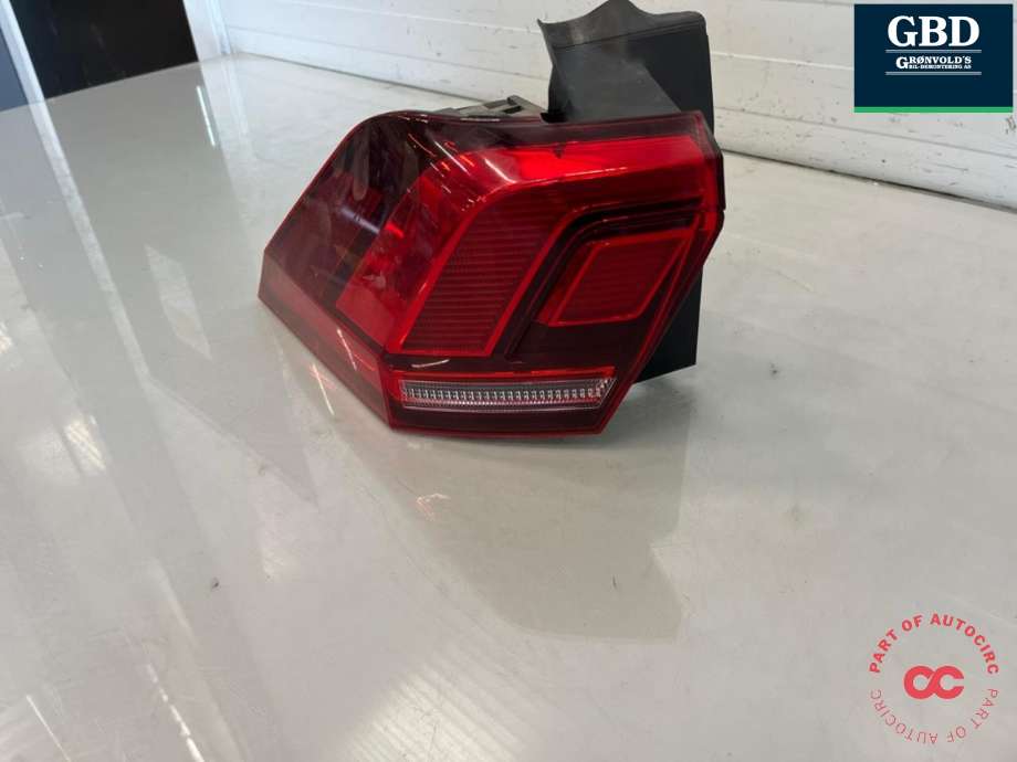 Baklykt venstre ytre til VW Tiguan 2016-2020 (Type II, Fase 1)  (5NA 945 095 E|5NA 945 095 C|)