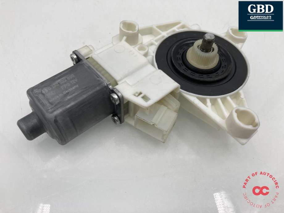 Ruteheis, kun motor, venstre foran til Mercedes A-Klasse 2012-2018 (W176) (W176) (A 246 906 51 00|)