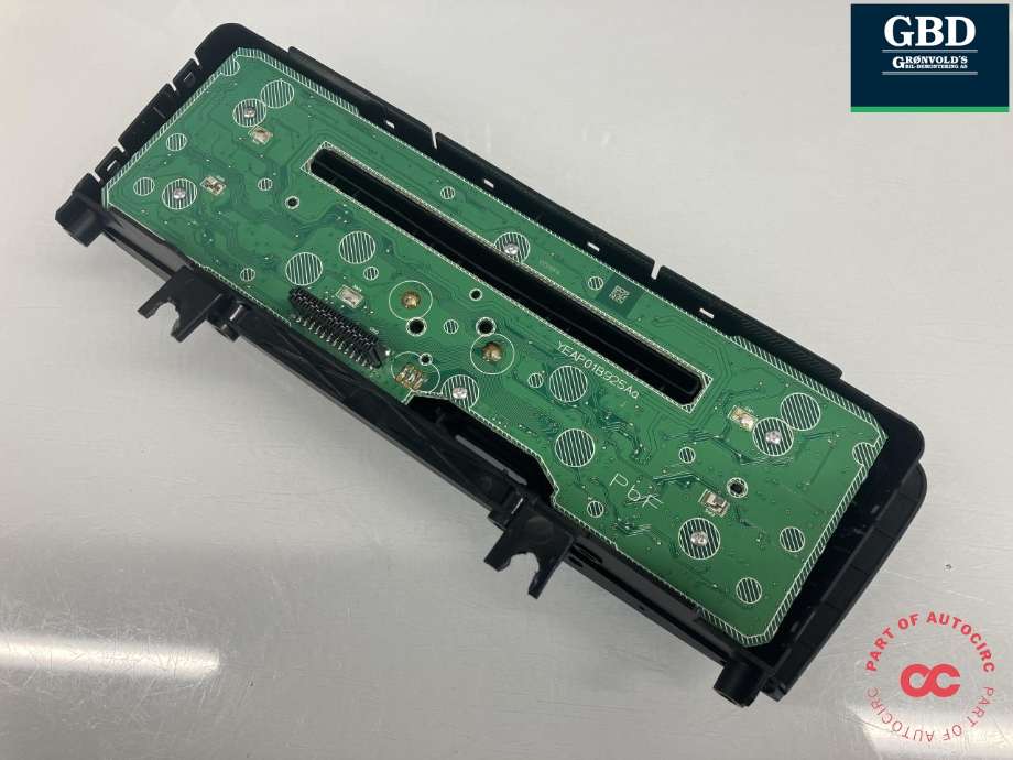 Bilstereo navigasjon betjeningspanel til Mercedes B-Klasse 2011-2018 (W246) (W246) (A 246 900 98 15 9107|YEAP01B925A|)
